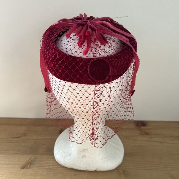 Cap-ette Fascinator Vtg 50s Berry/Mauve Velvet Halo w Netting Hat Union Made - Picture 4 of 10
